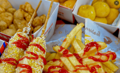 它以线上外卖为从